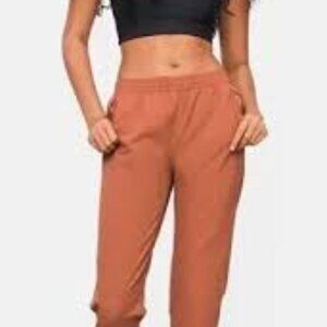 Outdoor Voices Rectrek Mid-Rise Pants XS in Terracotta Color Excellent